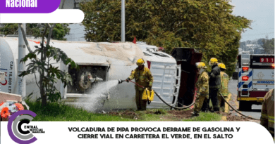 Volcadura de pipa provoca derrame de gasolina y cierre vial en carretera El Verde, en El Salto