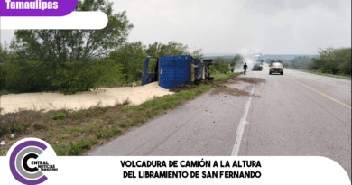 Volcadura de camión a la altura del libramiento de San Fernando
