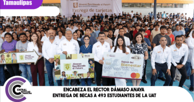 Encabeza el rector Dámaso Anaya entrega de becas a 493 estudiantes de la UAT