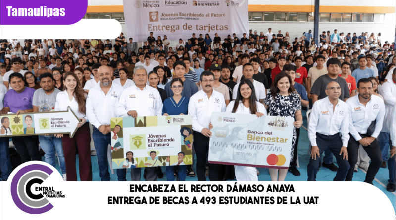 Encabeza el rector Dámaso Anaya entrega de becas a 493 estudiantes de la UAT