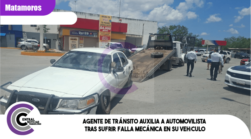 Agente de Tránsito auxilia a automovilista tras sufrir falla mecánica en su vehículo