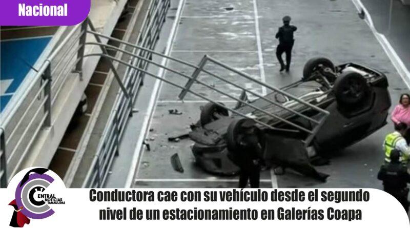 Conductora cae con su vehículo desde el segundo nivel de un estacionamiento en Galerías Coapa Conductora cae con su vehículo desde el segundo nivel de un estacionamiento en Galerías Coapa